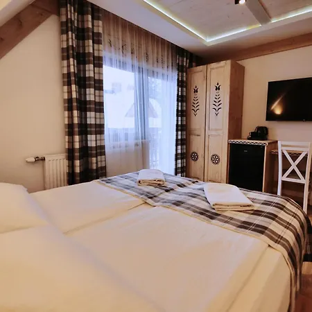 Проживание в семье Palider